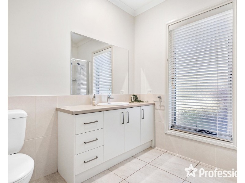 1/377 Clegg Road, Wandin North VIC 3139