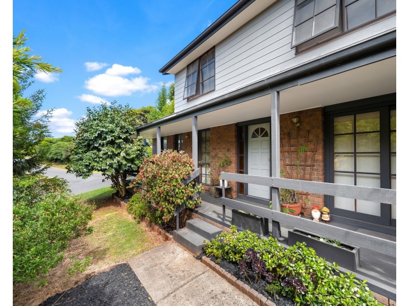 5 Churchill Drive, Mooroolbark VIC 3138