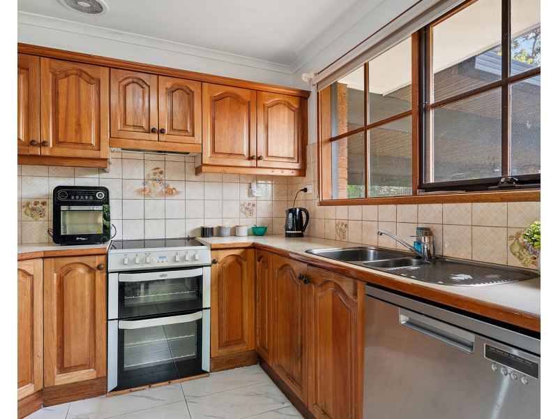 5 Churchill Drive, Mooroolbark VIC 3138