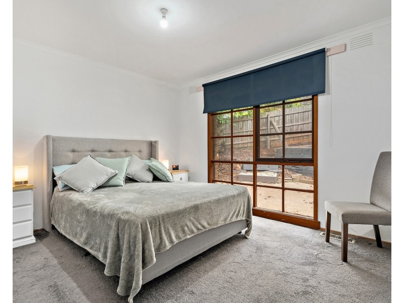 5 Churchill Drive, Mooroolbark VIC 3138