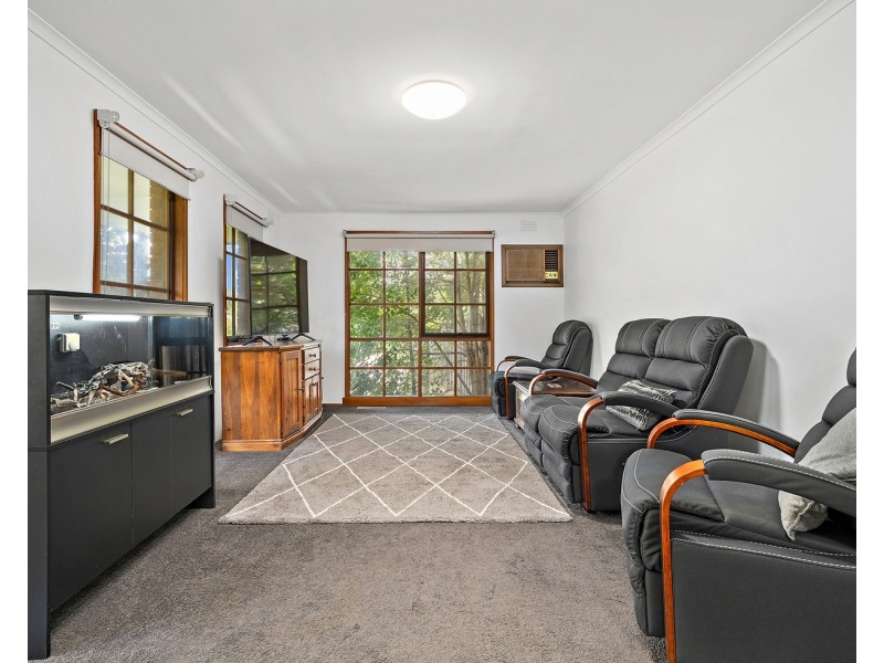5 Churchill Drive, Mooroolbark VIC 3138