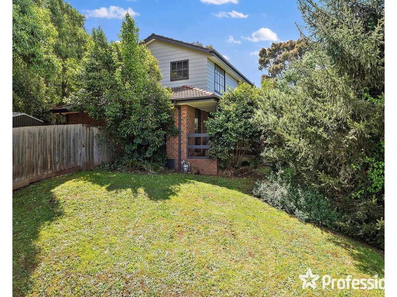 5 Churchill Drive, Mooroolbark VIC 3138