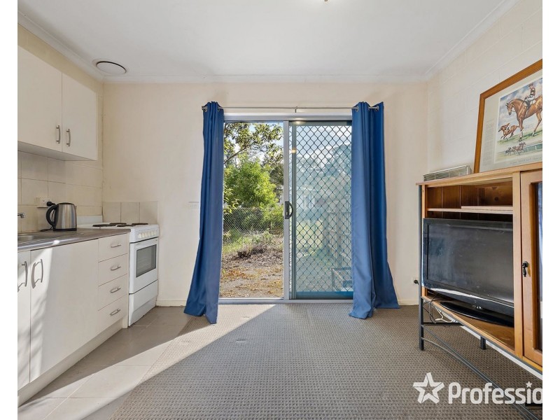 15/8-10 Mount View Parade, Mooroolbark VIC 3138
