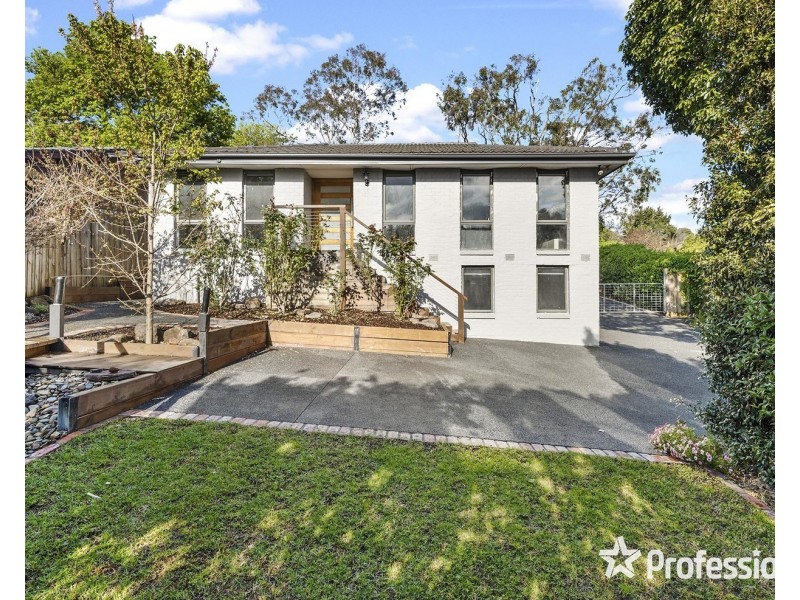 4 Edward Road, Chirnside Park VIC 3116