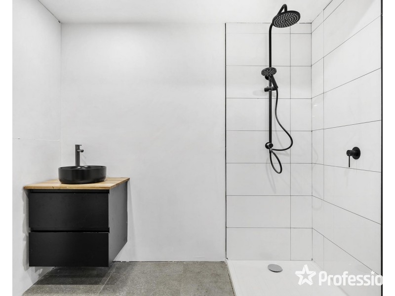 4 Edward Road, Chirnside Park VIC 3116