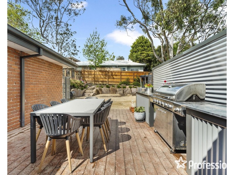 4 Edward Road, Chirnside Park VIC 3116