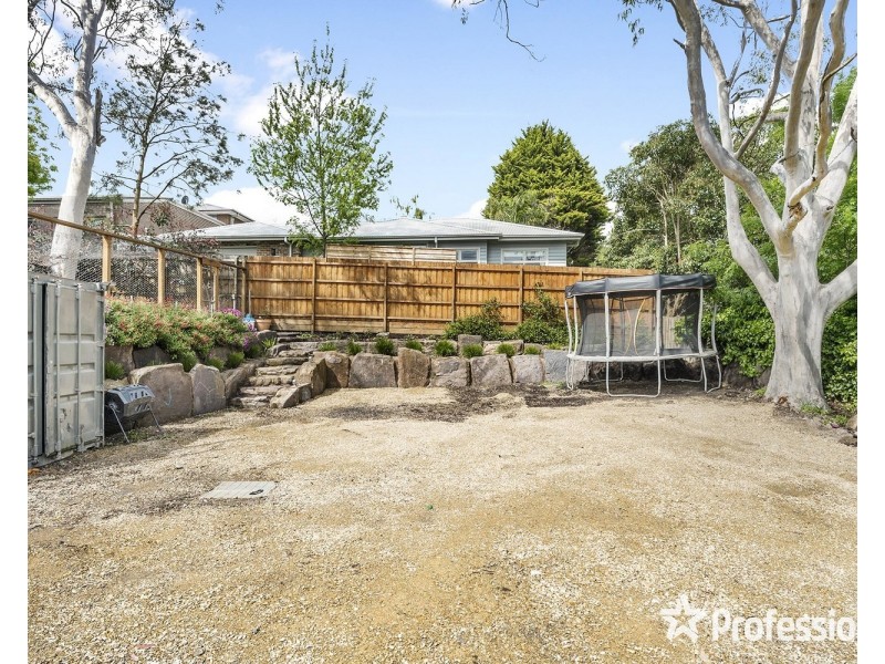 4 Edward Road, Chirnside Park VIC 3116