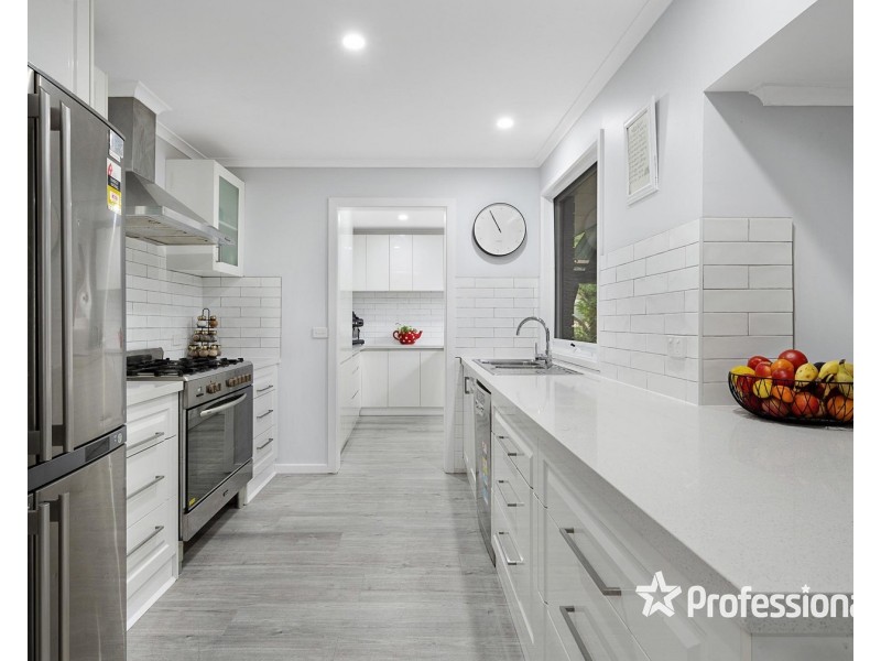 72 Zina Grove, Mooroolbark VIC 3138