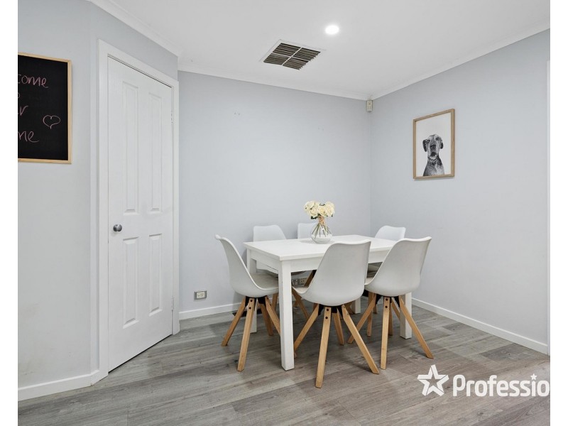 72 Zina Grove, Mooroolbark VIC 3138