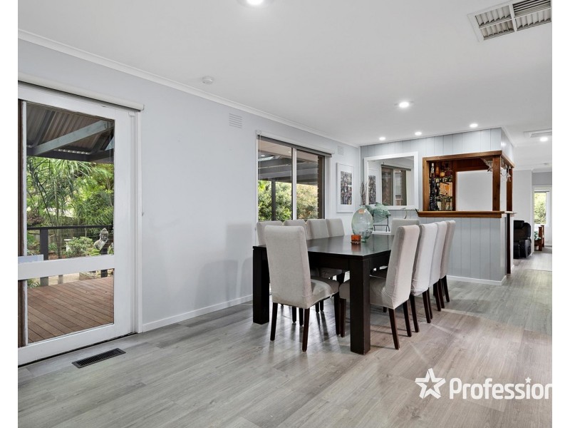 72 Zina Grove, Mooroolbark VIC 3138