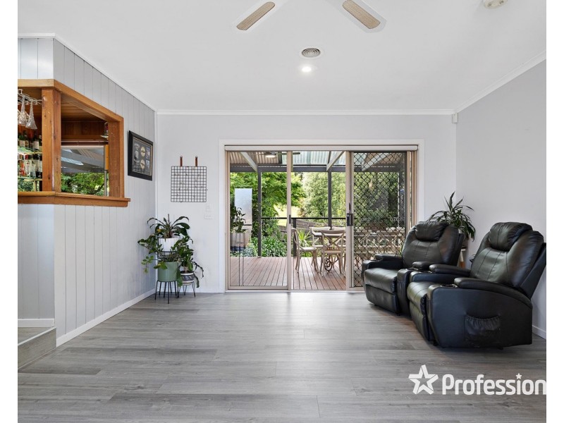 72 Zina Grove, Mooroolbark VIC 3138