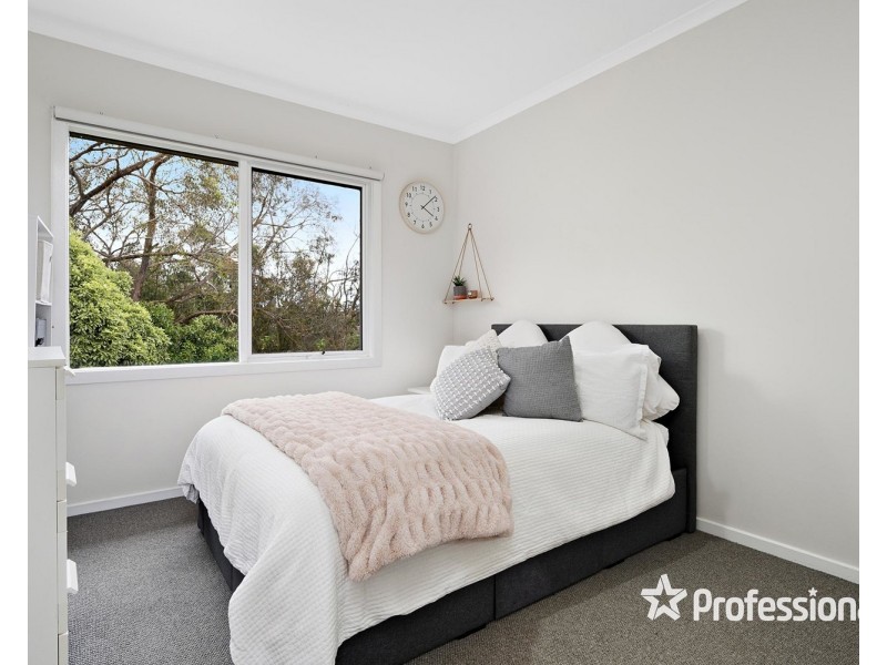 72 Zina Grove, Mooroolbark VIC 3138