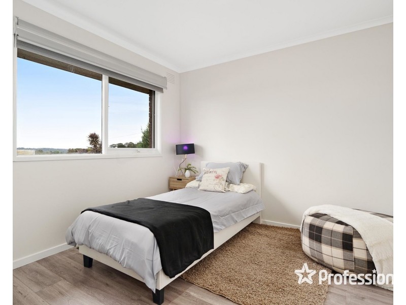 72 Zina Grove, Mooroolbark VIC 3138