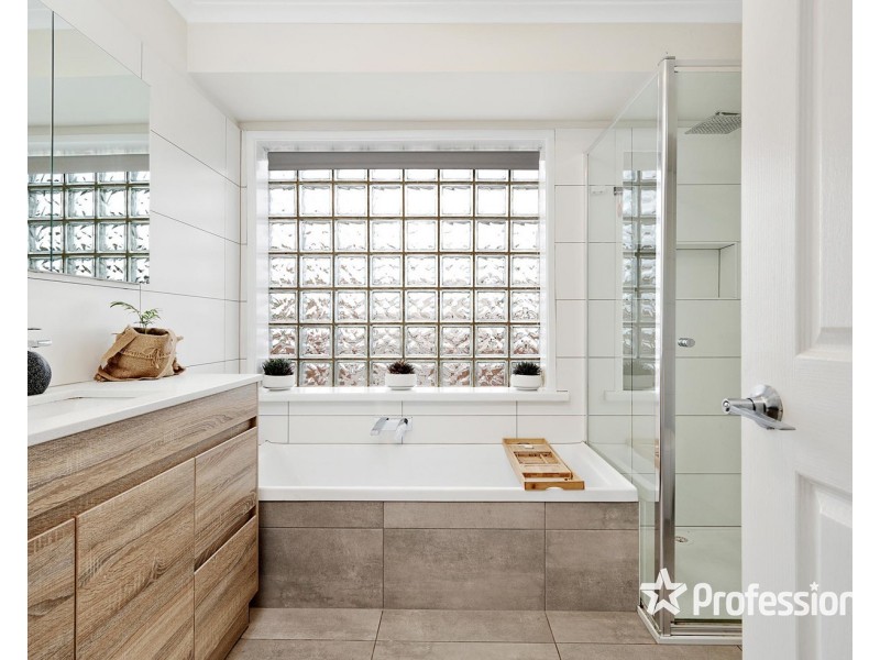 72 Zina Grove, Mooroolbark VIC 3138