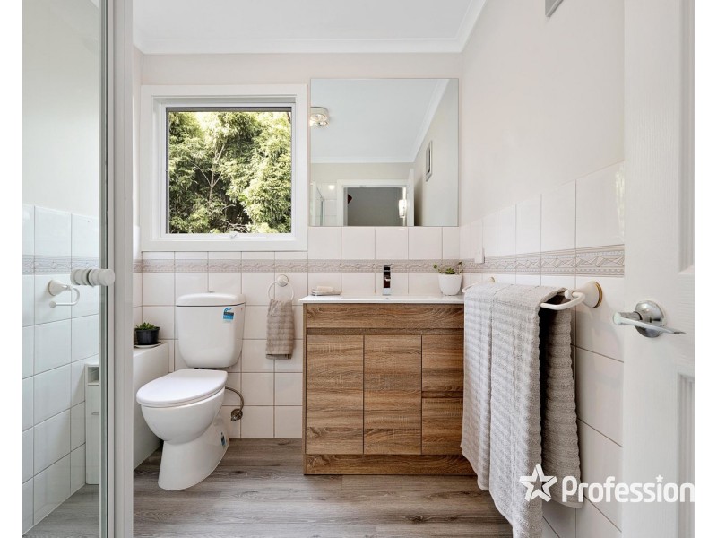 72 Zina Grove, Mooroolbark VIC 3138