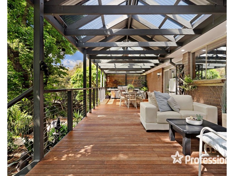 72 Zina Grove, Mooroolbark VIC 3138