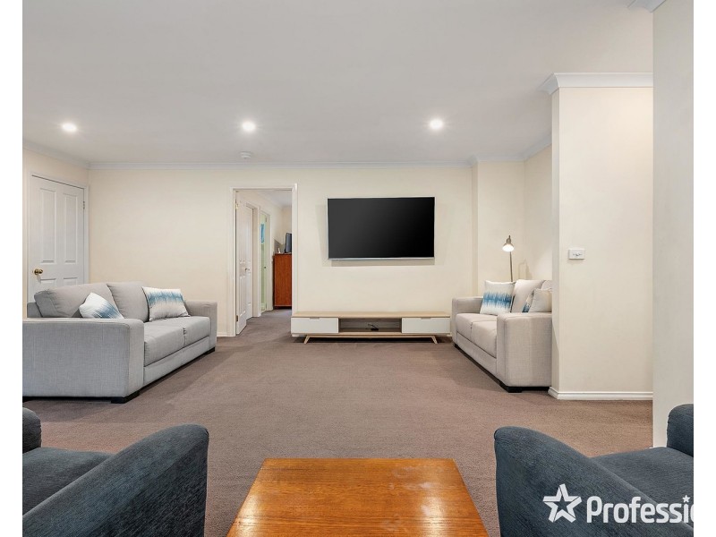 6a Wimbledon Court, Mooroolbark VIC 3138