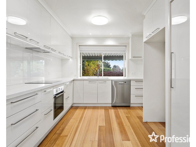 34 Meadowgate Drive, Chirnside Park VIC 3116