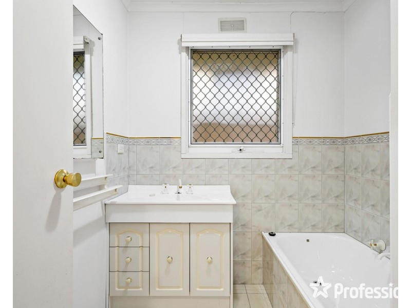 34 Meadowgate Drive, Chirnside Park VIC 3116