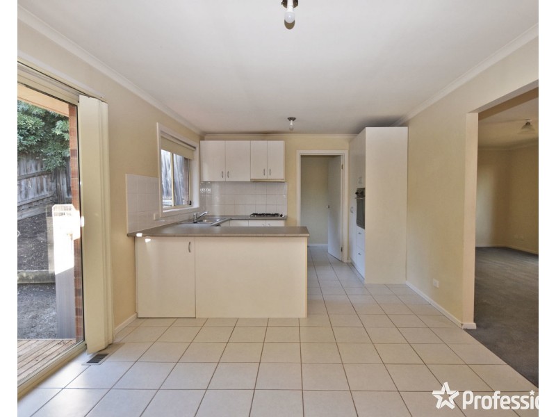 4/8-10 Wyuna Walk, Mooroolbark VIC 3138