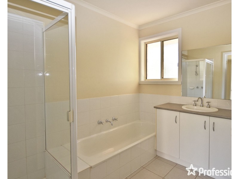 4/8-10 Wyuna Walk, Mooroolbark VIC 3138