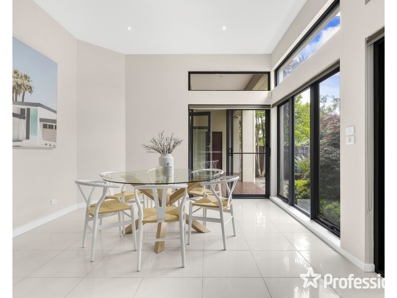27 Edinburgh Road, Lilydale VIC 3140
