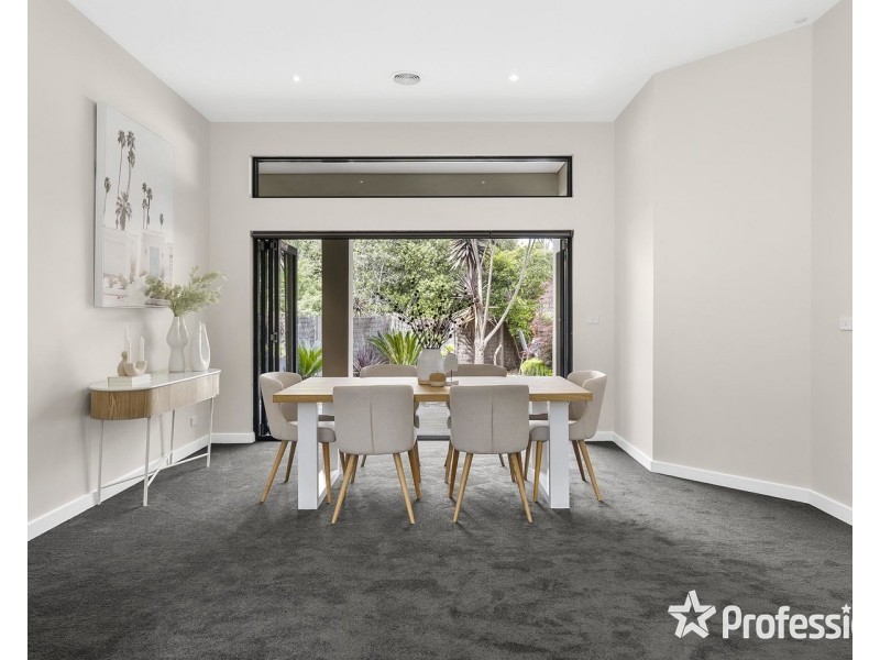 27 Edinburgh Road, Lilydale VIC 3140