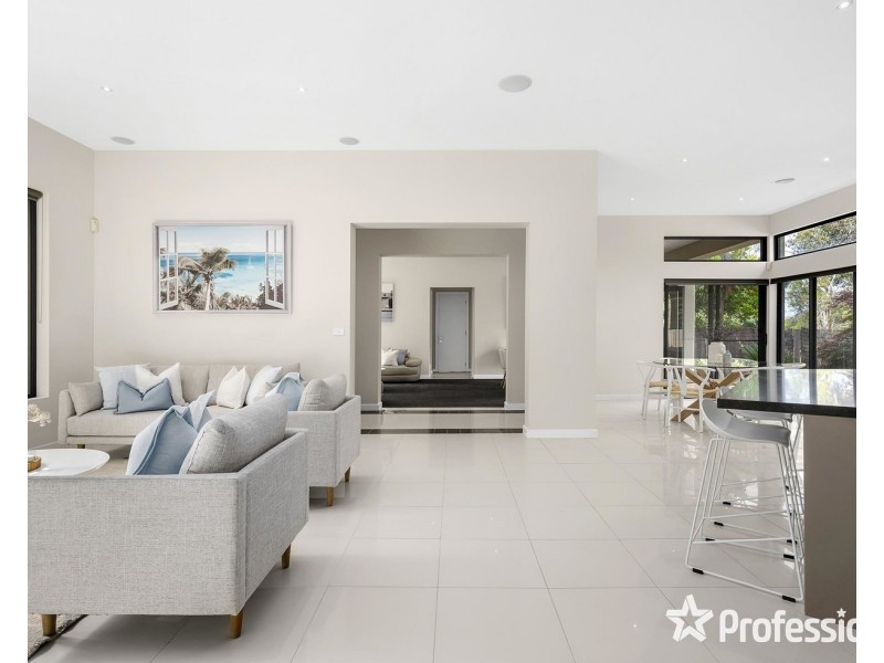 27 Edinburgh Road, Lilydale VIC 3140