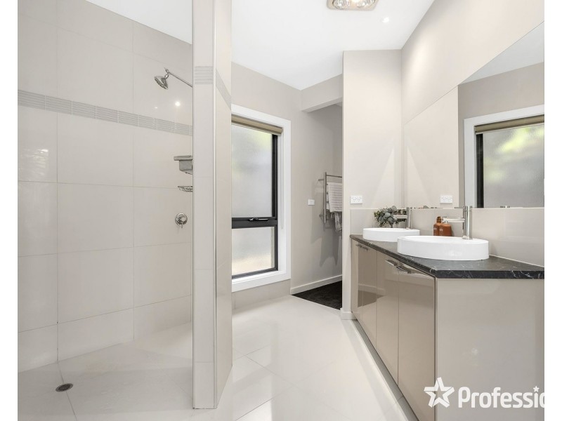 27 Edinburgh Road, Lilydale VIC 3140