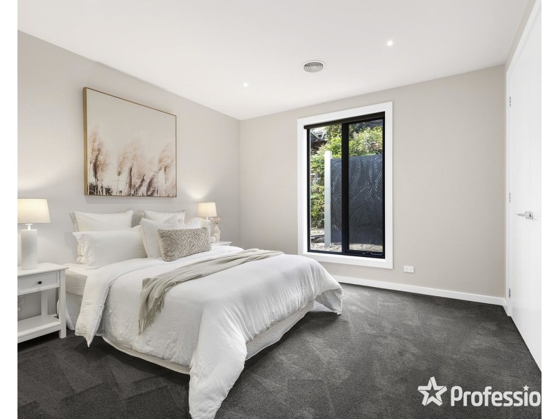 27 Edinburgh Road, Lilydale VIC 3140