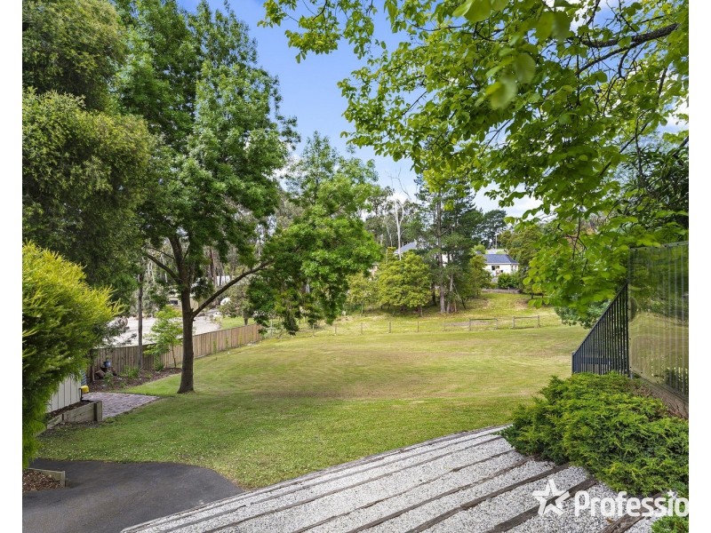 27 Edinburgh Road, Lilydale VIC 3140