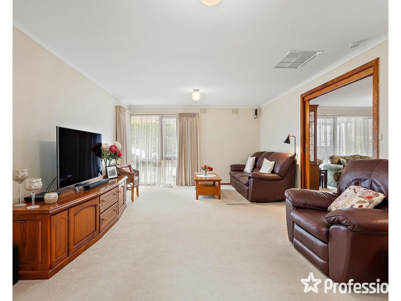 3 Rosny Place, Mooroolbark VIC 3138