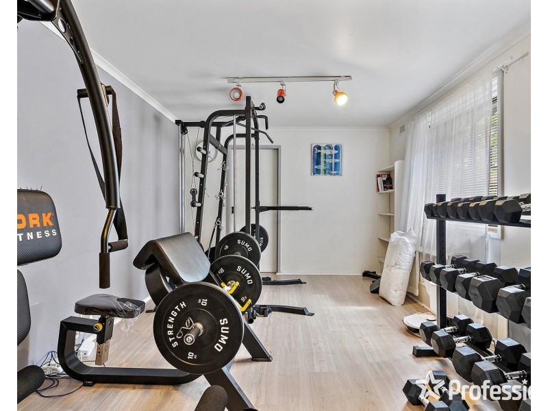 24 Lansell Road, Mooroolbark VIC 3138