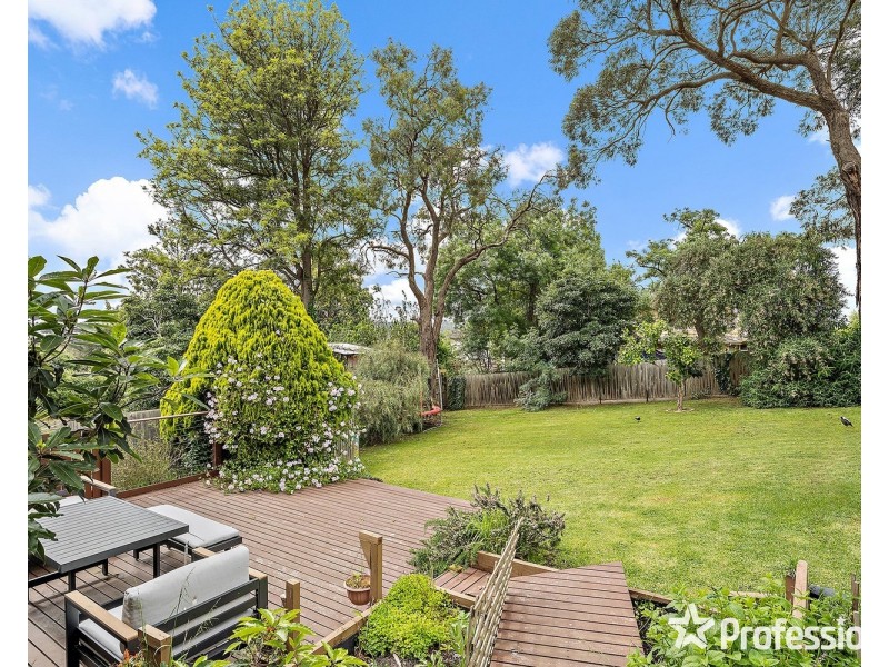 24 Lansell Road, Mooroolbark VIC 3138