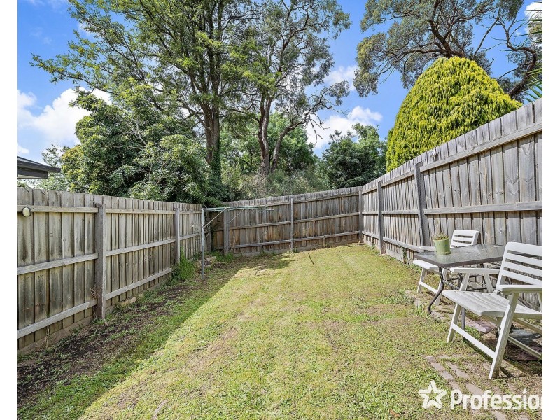 24 Lansell Road, Mooroolbark VIC 3138