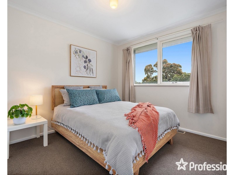 31 Sweetland Road, Mooroolbark VIC 3138