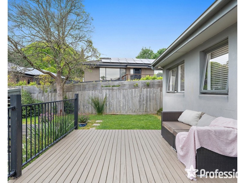 31 Sweetland Road, Mooroolbark VIC 3138
