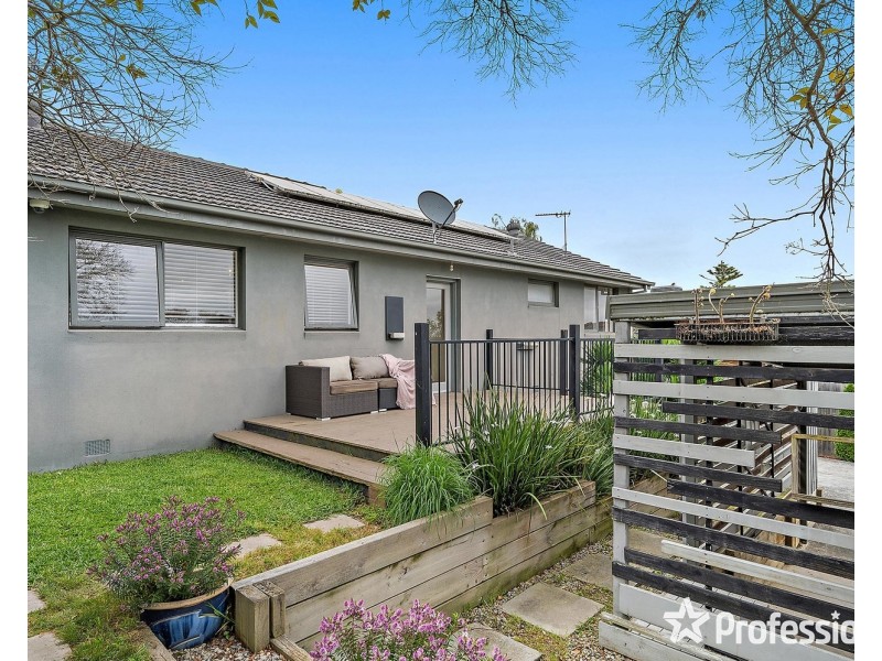 31 Sweetland Road, Mooroolbark VIC 3138