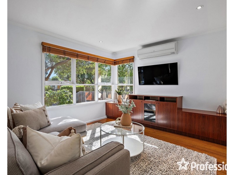 35 Lee-Ann Crescent, Croydon VIC 3136