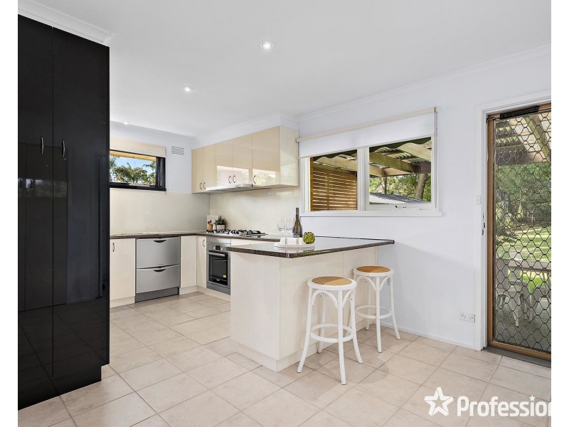 35 Lee-Ann Crescent, Croydon VIC 3136