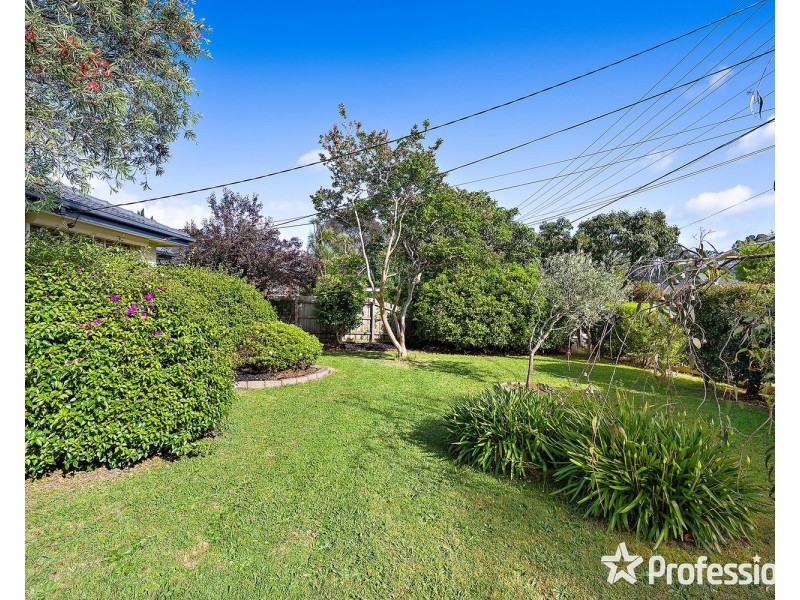 35 Lee-Ann Crescent, Croydon VIC 3136