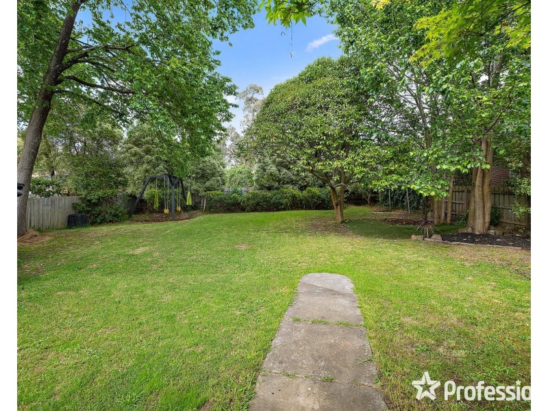 35 Lee-Ann Crescent, Croydon VIC 3136