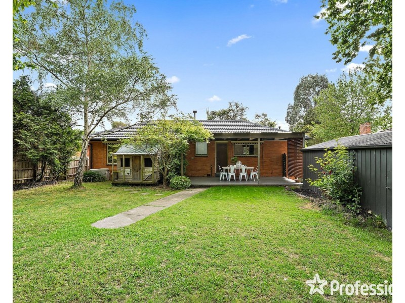 35 Lee-Ann Crescent, Croydon VIC 3136