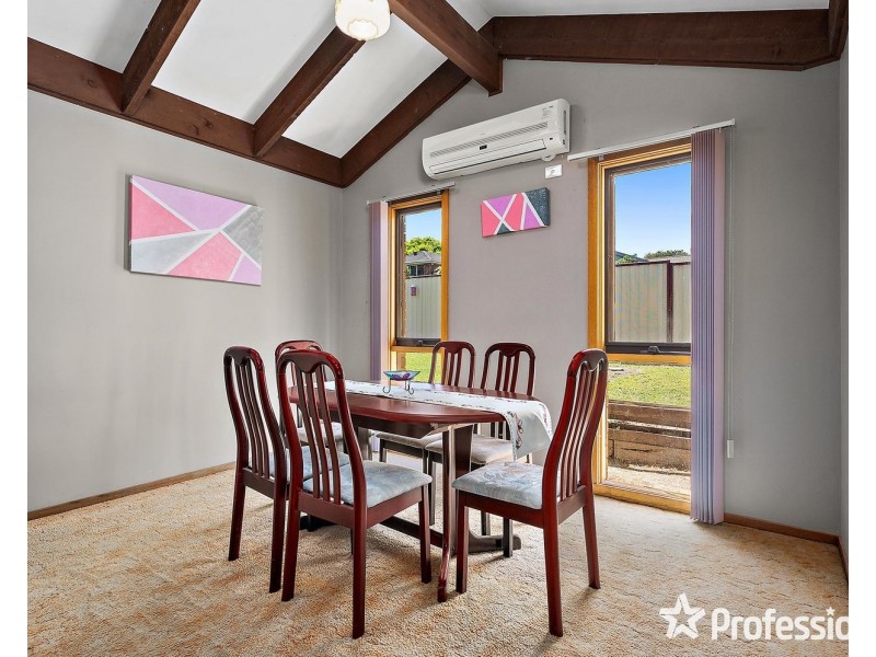 98 Landscape Drive, Mooroolbark VIC 3138