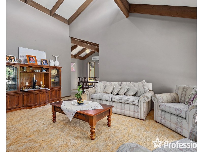 98 Landscape Drive, Mooroolbark VIC 3138