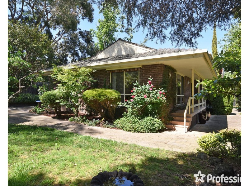 10 Doreen Court, Montrose VIC 3765