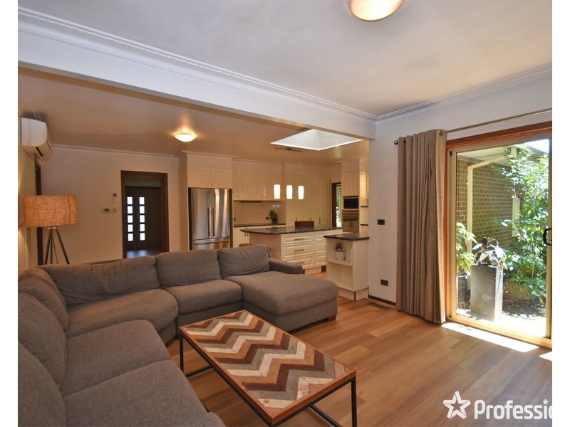 10 Doreen Court, Montrose VIC 3765