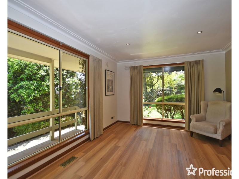 10 Doreen Court, Montrose VIC 3765