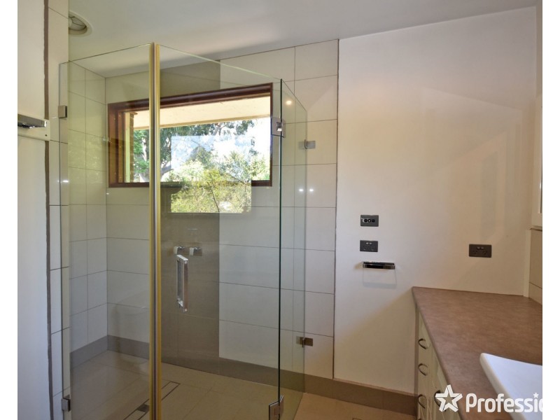 10 Doreen Court, Montrose VIC 3765