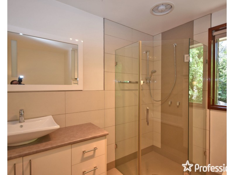 10 Doreen Court, Montrose VIC 3765